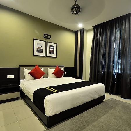 Plumeria Luxury Service Villa George Town Buitenkant foto