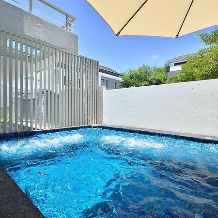 Plumeria Luxury Service Villa George Town Buitenkant foto