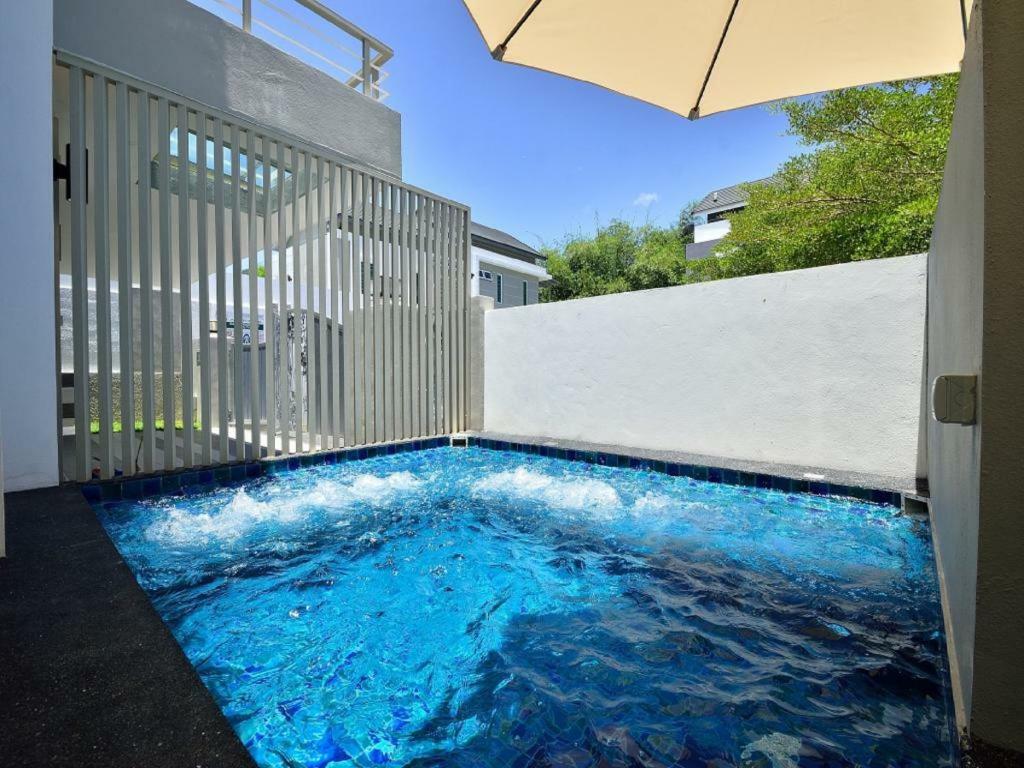 Plumeria Luxury Service Villa George Town Buitenkant foto